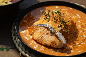 ข้าวไข่ข้นครีมสไปซี่มันกุ้งแซลม่อน