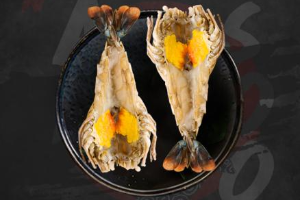 กุ้งเเม่น้ำผ่าหลัง 2 ตัว