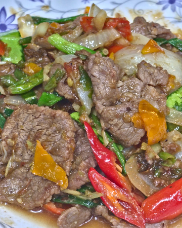 เนื้อสันในผัดกะปิ