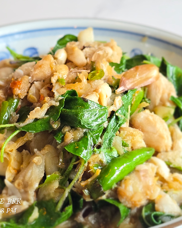 Stir-fried Crab Meat With Yellow Chilies.     (Entree)