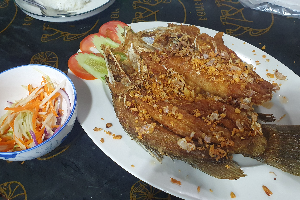 ปลากระพงทอดน้ำปลา