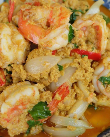 กุ้งผัดผงกระหรี่ (กับข้าว)