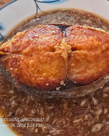 ปลาอินทรีย์ทอด ซอสกระเทียม. ***TOP RECOMMENDED ***