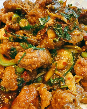 เนื้อน่องแก้ว ผัดพริกป่า