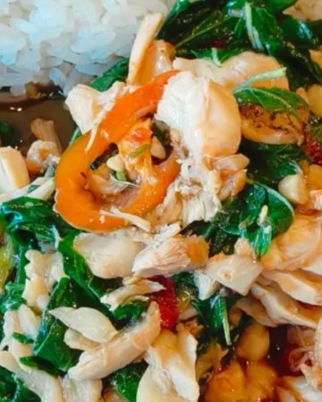 ข้าวผัดกระเพราปู