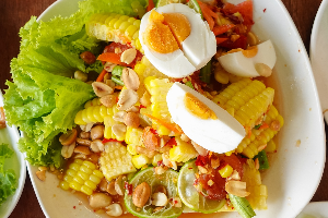 ตำข้าวโพดไข่เค็ม