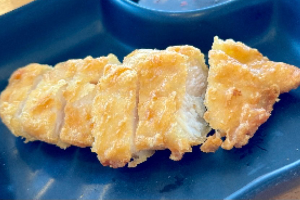 ไก่ห่อใบโอบะ / Fried Chicken with Oba leaf