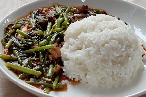 ผัดผักบุ้ง