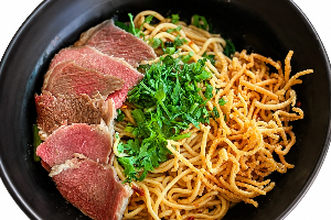 บะหมี่สดมันเนื้อหม่าล่าแห้ง