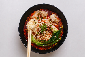 หมี่เกี๊ยวหม่าล่า 馄饨面麻辣汤