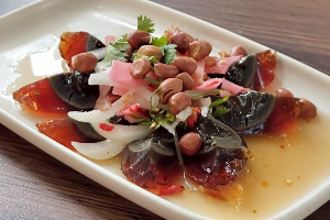ยำไข่เยี่ยวม้า