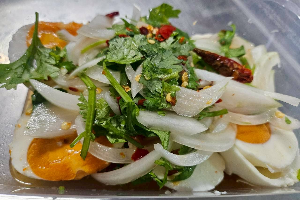 ยำไข่เค็ม