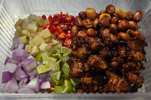 แหนมเอ็นข้อไก่