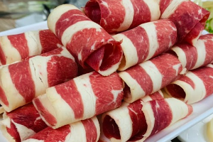 เนื้อติดมัน (ใหญ่) 肥牛大份  Sliced Beef Plate (L)
