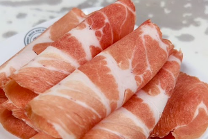 หมูสไลด์ (เล็ก) 里脊小份 Sliced Pork Neck (S)