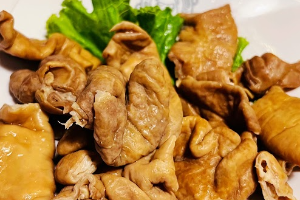 ไส้หมูพะโล้ 肥肠 Stewed Pork Intestines