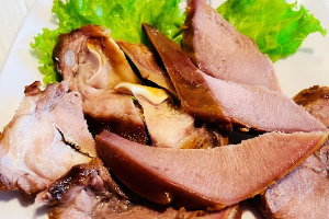 ลิ้นหมูพะโล้ 猪舌  Stewed Pork Tongue