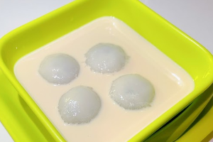 บัวลอยนมสด 鲜奶汤圆 Milk Black Sesame Balls