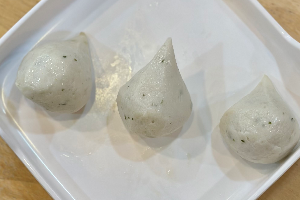 คริสตัลไข่ปลา / CRYSTAL BALL WITH FISH EGG
