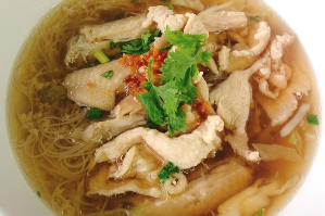 ก๋วยเตี๋ยวไก่น้ำใส	គុយទាវសាច់​មាន់ទឹកថ្លា	Clear Soup Noodle with Chicken