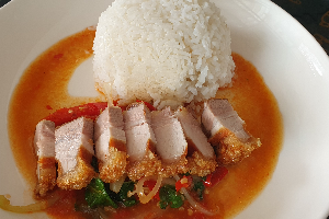 ข้าวกะเพราหมูกรอบ