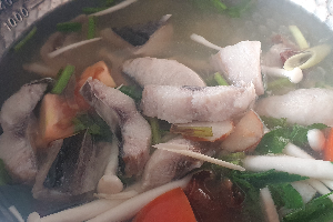 ต้มยำปลาอินทรีน้ำใส
