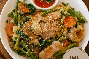 สุกี้น้ำหมูนุ่มหรือไก่นุ่ม